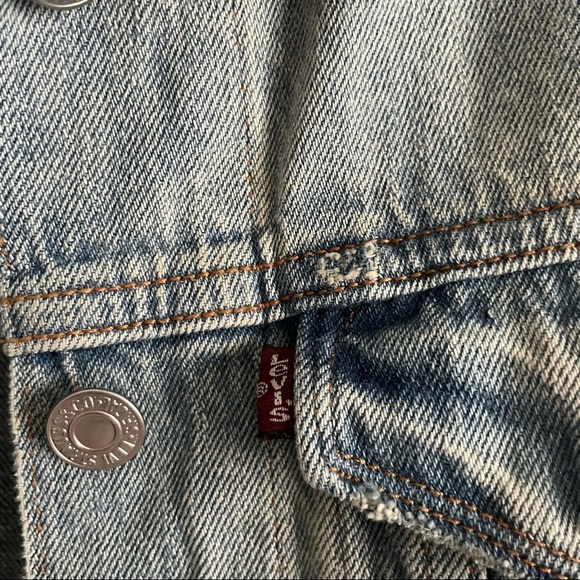 Levi’s cropped denim jacket - Picture 3 of 9